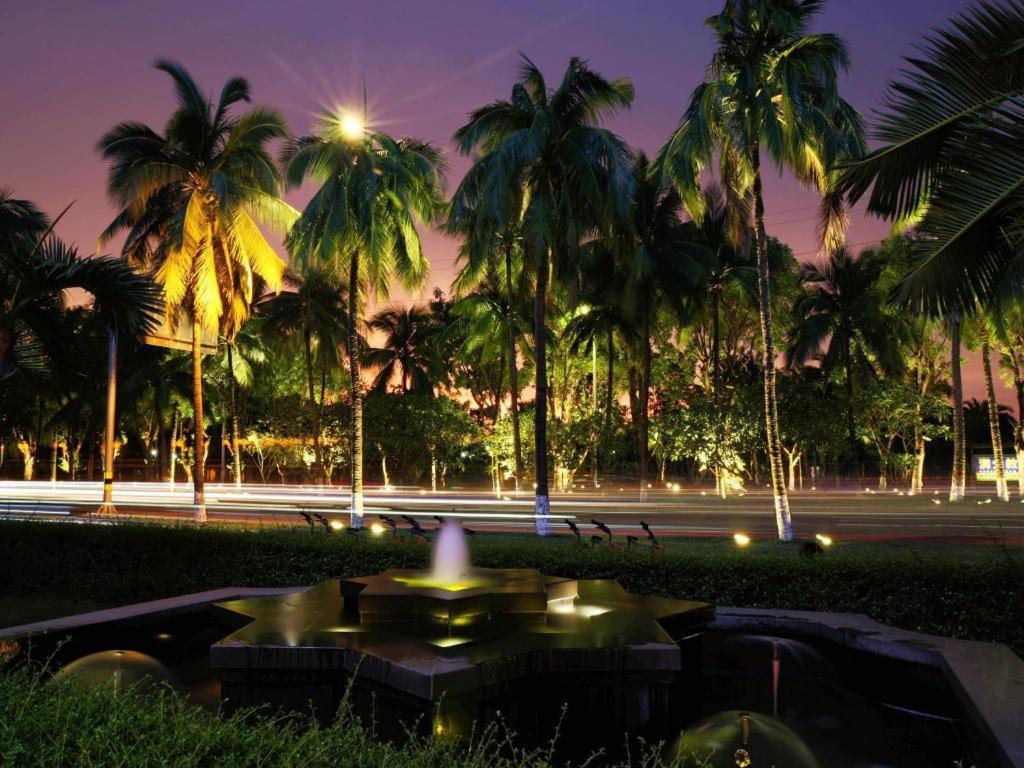 Baohua Harbour View Hotel Haikou  Exteriör bild