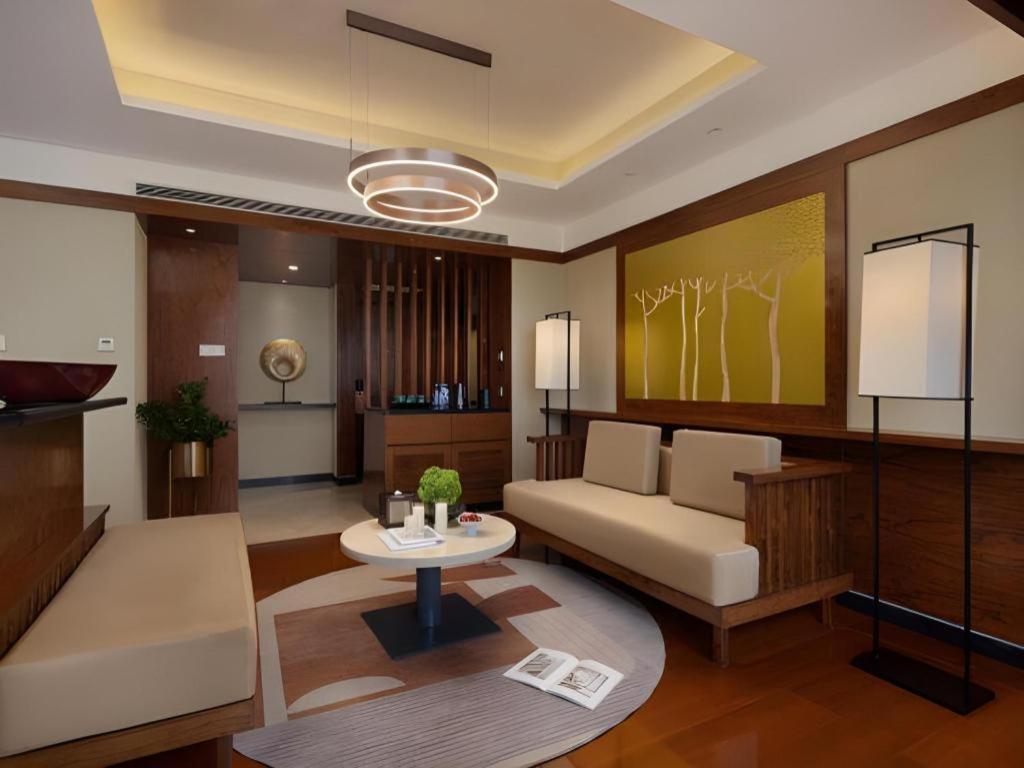 Baohua Harbour View Hotel Haikou  Exteriör bild