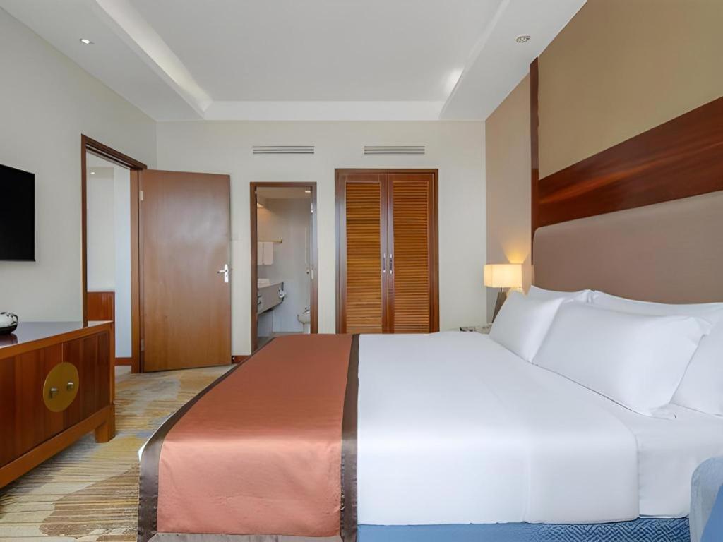 Baohua Harbour View Hotel Haikou  Exteriör bild