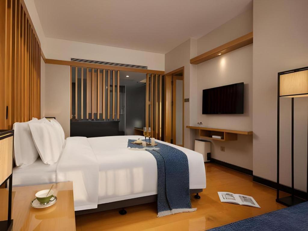 Baohua Harbour View Hotel Haikou  Exteriör bild