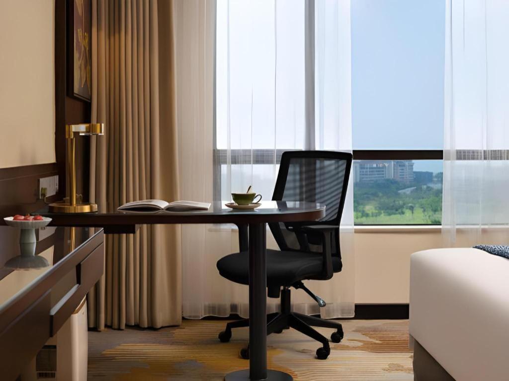 Baohua Harbour View Hotel Haikou  Exteriör bild